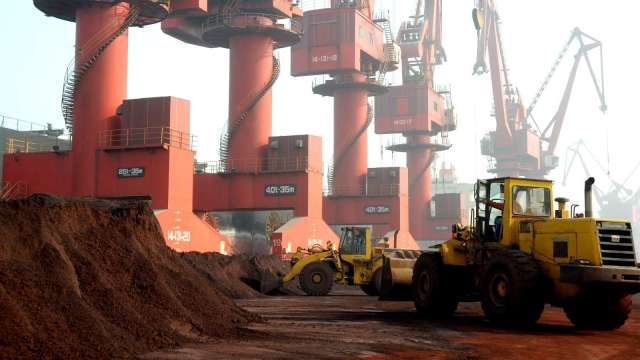 降低對中國依賴！川普啟動120億美元關鍵礦產庫存 相關類股盤前勁揚(圖：REUTERS/TPG)