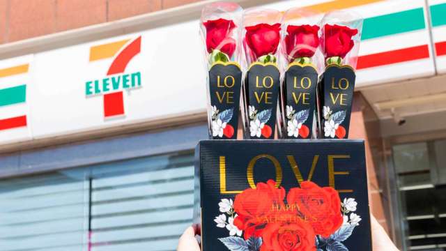 統一集團獻上7萬支「進口空運玫瑰花」 迎接浪漫西洋情人節。(圖：統一提供)