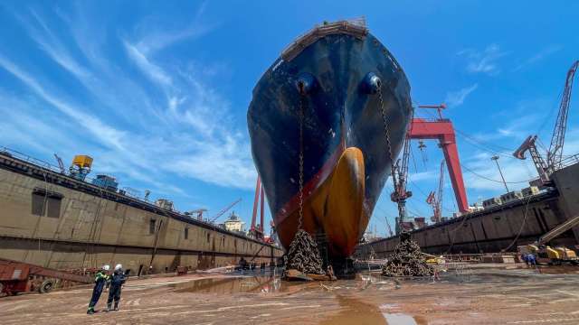 川普失算！2025年中國造船業三大指標占比超50% 連續十六年領跑全球 (圖:shutterstock)