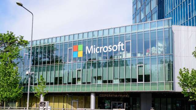 微軟遭長期看多分析師降評(圖：Shutterstock)