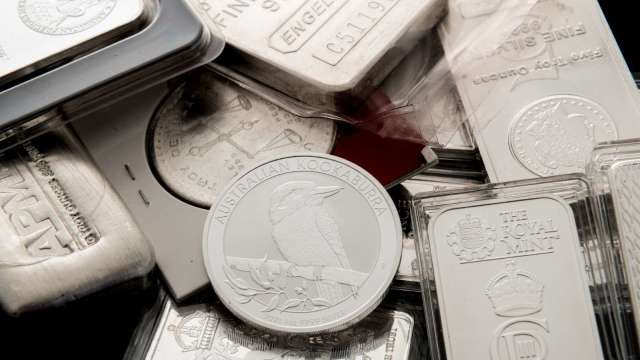 散戶仍加碼！銀價暴漲暴跌 下游企業面臨採購難 業者：至少腰斬40%-50%(圖:shutterstock)
