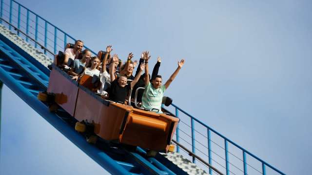 繫好安全帶！高盛警示：CTA拋售恐引爆 美股賣壓未歇 (圖：shutterstock)