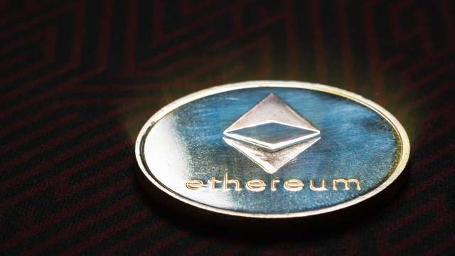 一周慘賠逾7億美元！以太幣暴跌46% 易理華旗下Trend Research徹底清倉 (圖:shutterstock)