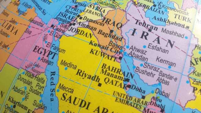 美方建議懸掛美國國旗商船遠離伊朗領海。（圖：Shutterstock）