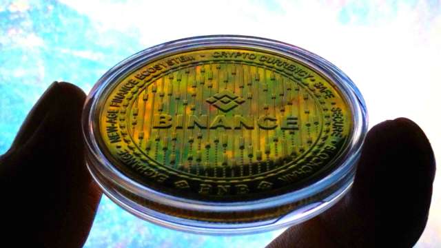 討好川普新招？幣安持有川普家族World Liberty Financial發行的87%穩定幣(圖:shutterstock)