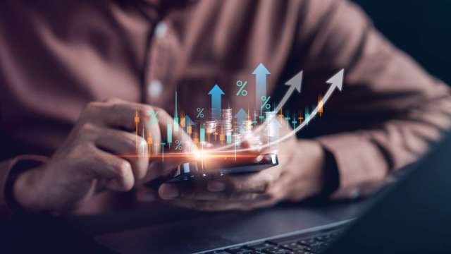 元山兩大事業出貨旺，走揚同步收復5日線及季線。(圖：shutterstock)