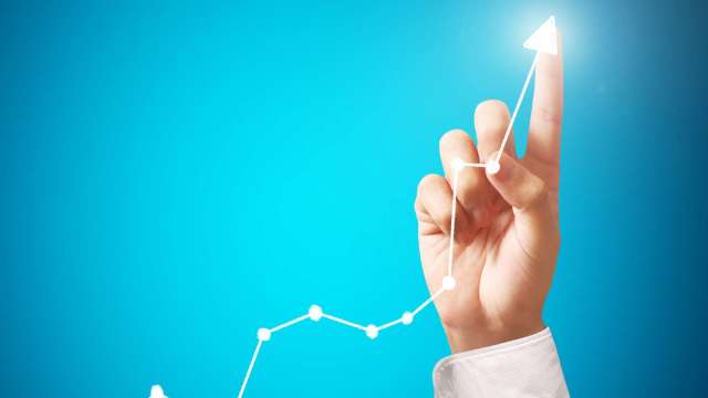 〈馬年開紅盤〉強勢封關3.36萬點還能追？歷史數據洩天機！一張表揭密紅包行情在「這幾日」 (圖:shutterstock)