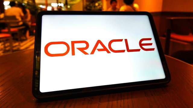 甲骨文極端情境壓力測試  伯恩斯坦給出137美元地板價  (圖：shutterstock)