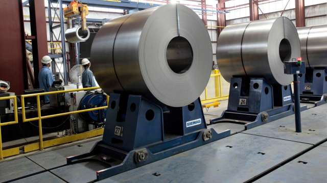 川普可能下調關稅 美國鋼鐵股集體嚇跌(圖：REUTERS/TPG)