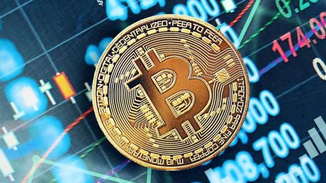 加密幣24小時蒸發千億美元!比特幣跌破6.5萬美元 6萬大關成生死線。(圖:shutterstock)