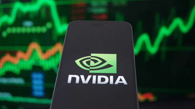 為何輝達回檔引爆連鎖效應 標普500幾乎注定走低？(圖：shutterstock)