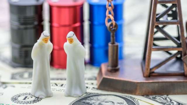 95無鉛站上30元大關！戰火延燒推升原油供 9日起國內汽柴油每公升分別調漲1.5元與1.1元。（圖：shutterstock）