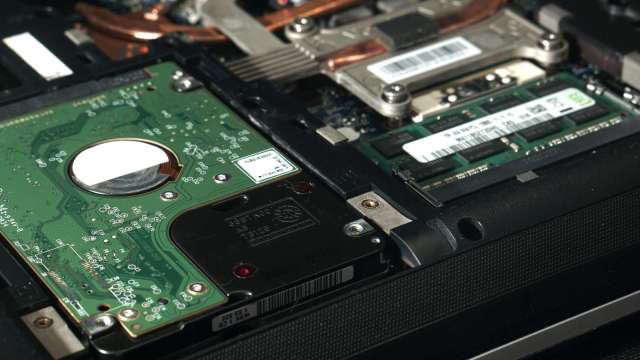 記憶體晶片荒重創市場！Omdia：2026年出貨量料將大跌12% 入門級最受創(圖:shutterstock)