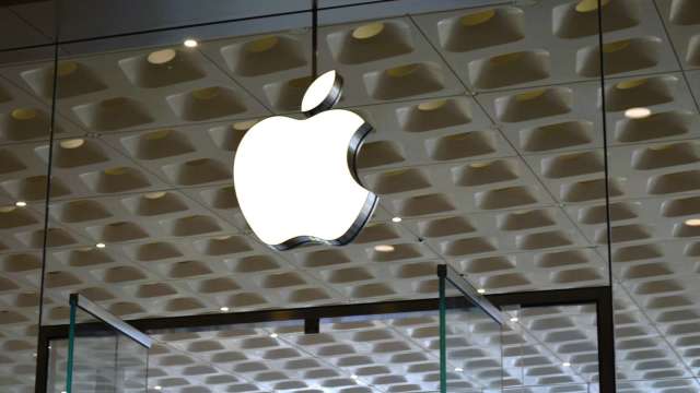 iPhone Fold今秋有望亮相！韓媒：新合約報價年增近倍 蘋果仍砸重金狂買三星12GB記憶體 (圖:shutterstock)