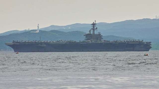 伊朗聲稱重創美國林肯號 美軍否認：伊朗船隻因逼近已被擊中(圖:shutterstock)