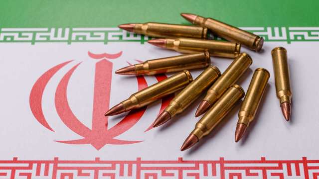 伊朗否認要和川普談停火 持續封鎖荷姆茲海峽(圖:shutterstock)