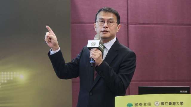 AI動能強!國泰台大上修2026台灣GDP成長至5.8% 估Q2經濟氣候轉「陰」。(圖/國泰金控提供)