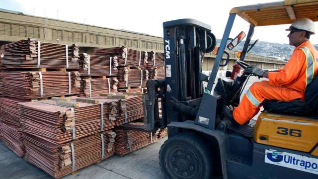 銅價高檔嚇退買家？LME銅庫存創逾六年新高(圖：REUTERS/TPG)