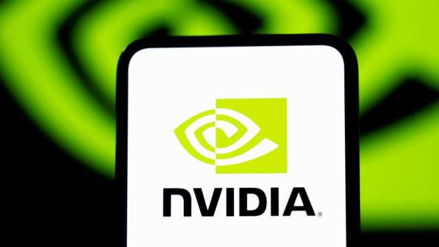 輝達1兆美元營收展望失靈？市值陷4.5兆美元保衛戰 分析師揭兩大隱憂 (圖:Shutterstock)