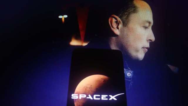 馬斯克發豪語：SpaceX將成AI終結者 實力超越全球巨頭總和。(圖:shutterstock)