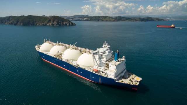 談判曝光！伊朗開條件「放船+給藥」 確保印度油氣通關荷姆茲。(圖:shutterstock)