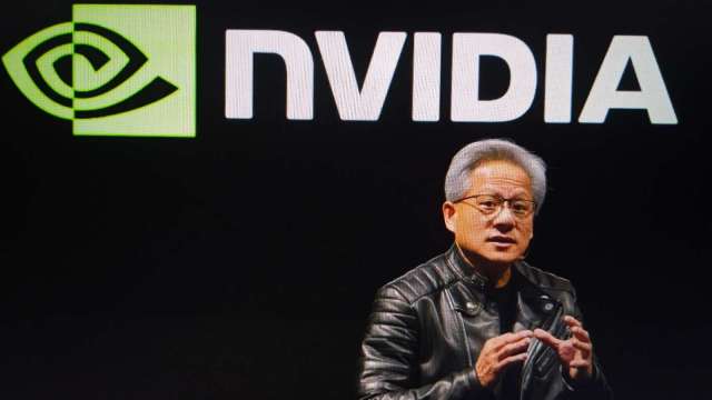 三年來首見！輝達怎麼了？黃仁勳喊出1億美元營收展望 隔天股價仍收黑(圖:shutterstock)