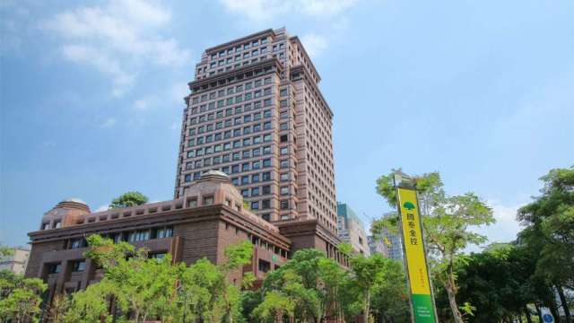 國泰世華：美伊戰事干擾通膨 若延至Q2降息路徑恐更不明朗。（圖：國泰金控提供）