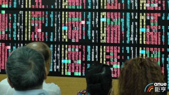 外資3月以來瘋狂賣超6801億元 四度賣逾900億元擠進前十大單日賣超。(鉅亨網資料照)