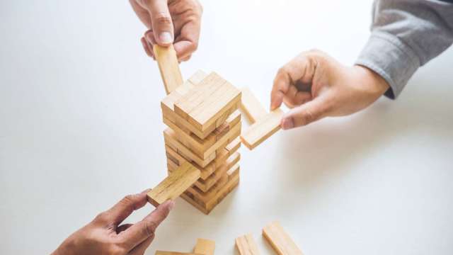 【量大強漲股整理】台股震盪回檔下,選股操作策略為何?(圖:shutterstock)