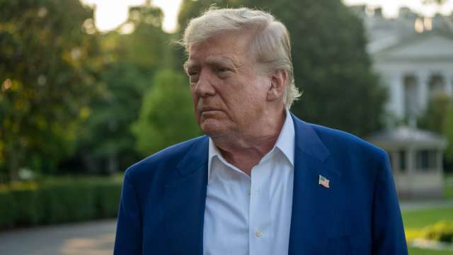 川普：荷姆茲海峽談判期間可能持續關閉(圖：Shutterstock)