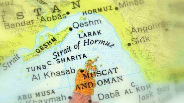 船舶追蹤網站：過去24小時共3艘油輪、1艘貨船穿越荷姆茲海峽 (圖:shutterstock)