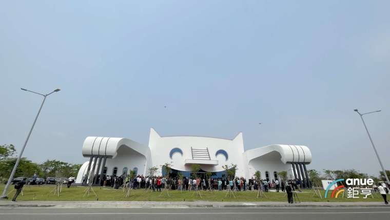 屏東愛貓工廠外型搶眼。(鉅亨網記者張欽發攝)