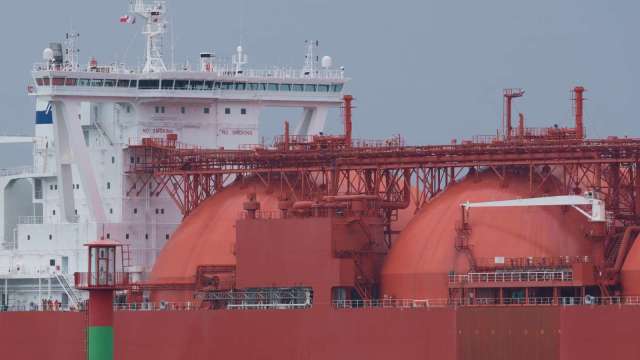 中東風暴致供應鏈斷裂 卡達40餘艘液化天然氣運輸船困守亞洲 (圖:shutterstock)