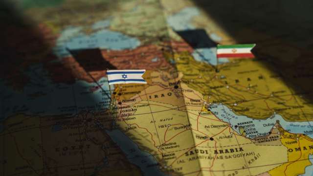 以色列空襲伊朗最大石化工業區 稱造成嚴重經濟損害 (圖:Shutterstock)