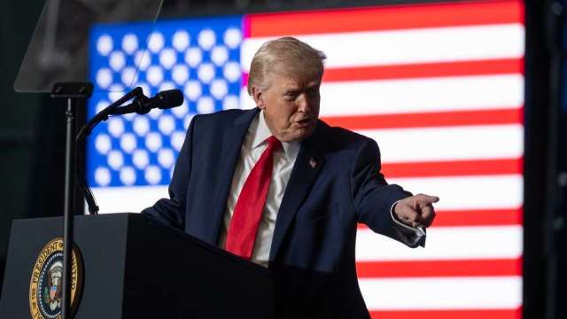 川普狠批北約「紙老虎」 再嗆日韓澳未協戰伊朗。(圖:shutterstock)