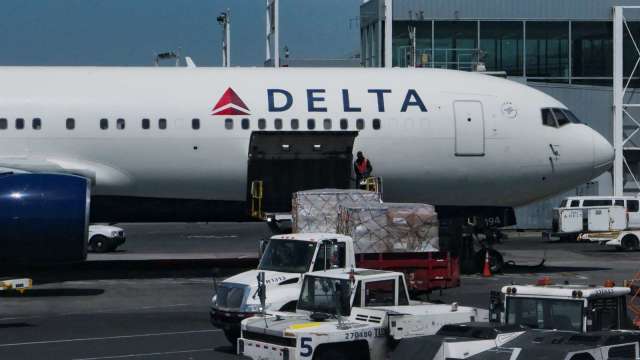 油價太貴撐不住！達美航空行李費全面上調(圖：REUTERS/TPG)