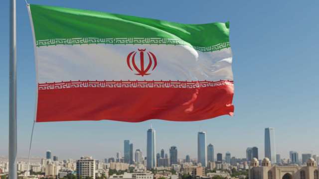 伊朗勝利！德黑蘭市民湧上街頭 揮舞國旗慶祝「美國和以色列的失敗」 (圖:shutterstock)