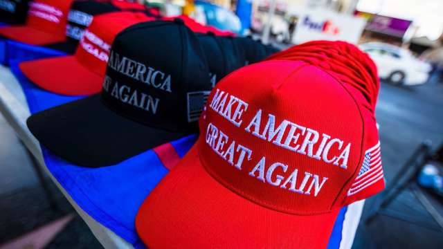 川普對內開戰 發長文砲轟昔日MAGA盟友「智商低」、「叛徒」(圖:shutterstock)