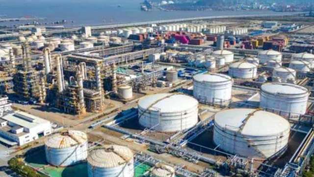 〈焦點股〉荷姆茲封鎖令刺激油價大漲 台塑集團領塑化族群齊飆。(圖：shutterstock)