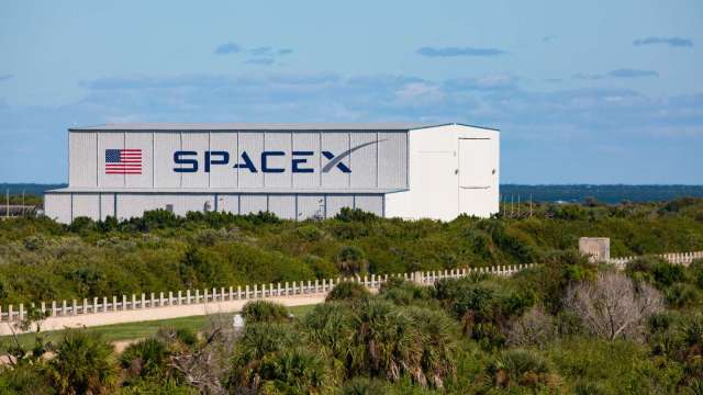為什麼SpaceX IPO會對特斯拉股價形成壓力？(圖：Shutterstock)