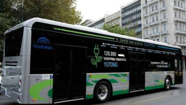 遊覽車公協會、旅行業攜手把關,加強駕駛工時管理提升旅遊安全。(圖:shutterstock)