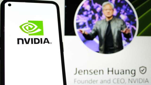 黃仁勳:即便沒有AI浪潮 輝達靠加速運算仍能成長為業界巨頭(圖:shutterstock)