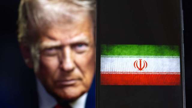 華爾街日報：川普變招 押注經濟施壓能迫使伊朗重開海峽(圖:shutterstock)