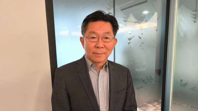 IET-KY受惠磷化銦題材、國防動能強勁，盤中一度漲停觸新天價959元。(鉅亨網記者黃皓宸攝)