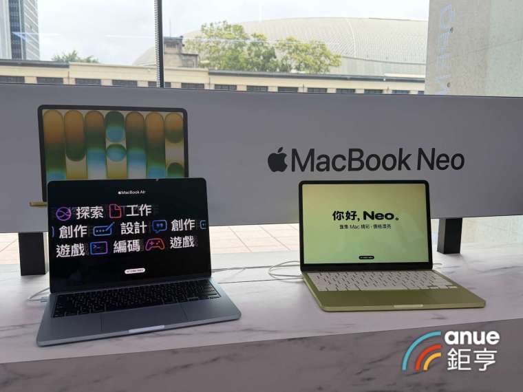 台灣大蘋果Mac系列今(24)日全面開賣。(鉅亨網記者劉玟妤攝)