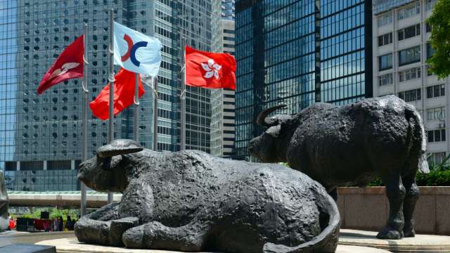 騰訊跌3%拖累大盤 恒指小跌 26000得而復失(圖:shutterstock)