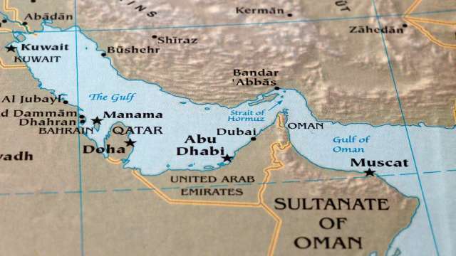 阿聯油企通知客戶，下月在荷姆茲海峽外提貨。（圖：Shutterstock）