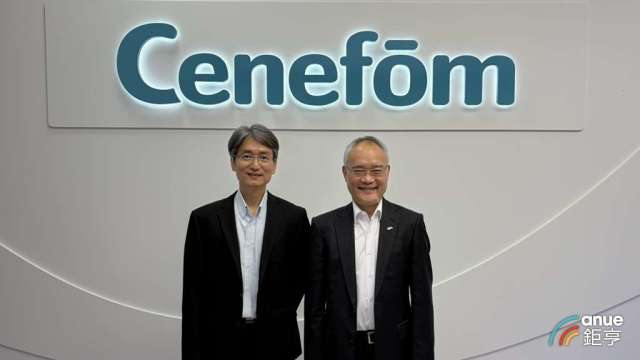 左起為碩晨總經理徐陳平、明基材暨碩晨董事長陳建志。(鉅亨網記者彭昱文攝)