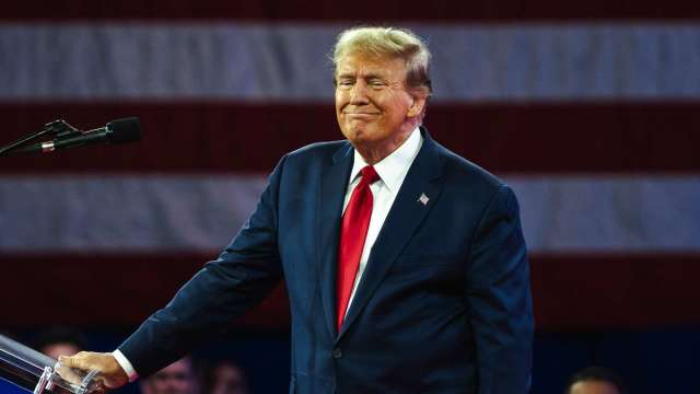 川普：「伊朗只需要說我們放棄抵抗就行了」(圖：shutterstock)