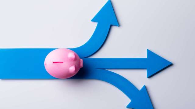 籌碼極端過熱、台股賣壓創本月新高！現在起你該做的兩件事 (圖:shutterstock)